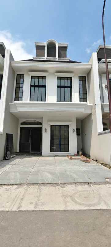 dijual rumah dharmahusada indah