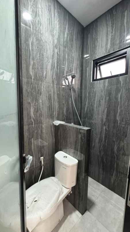 dijual rumah dharmahusada mas