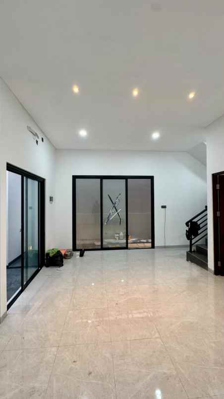 dijual rumah dharmahusada mas