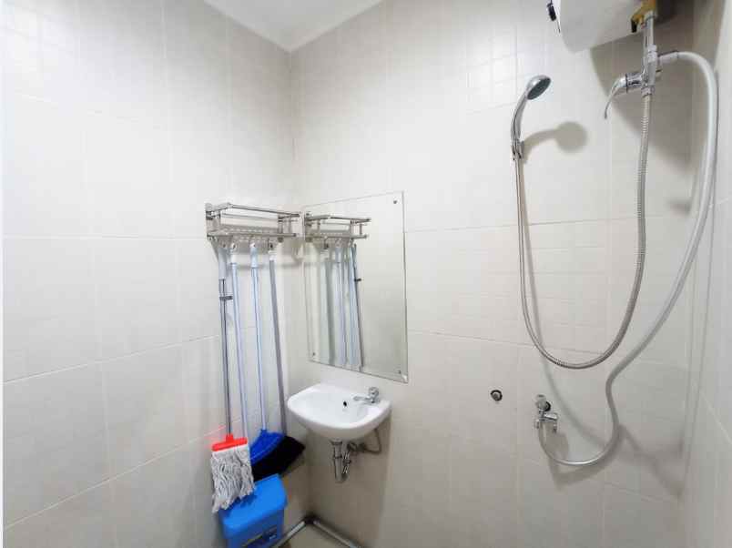 dijual rumah di cluster anarta vanya park