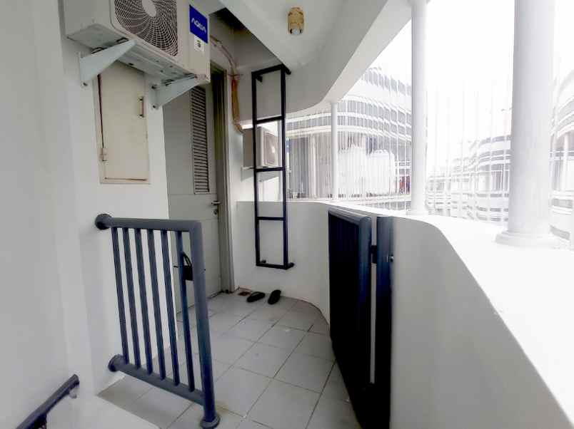 dijual rumah di cluster anarta vanya park