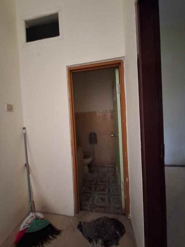 dijual rumah di taman kota ciperna