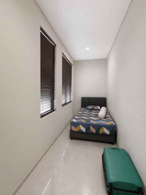 dijual rumah district 9 citraland