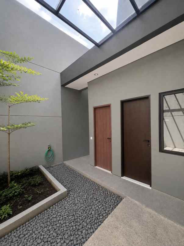 dijual rumah district 9 citraland
