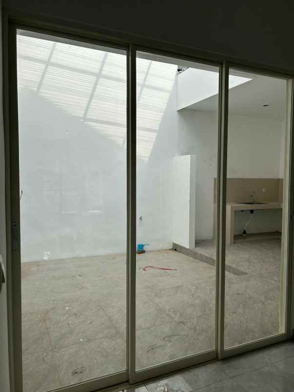 dijual rumah dukuh setro