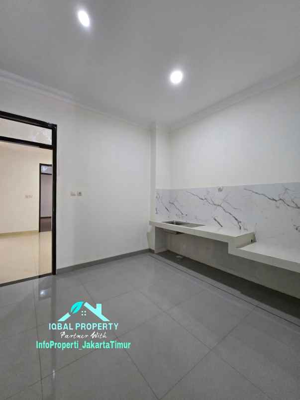 dijual rumah duren sawit