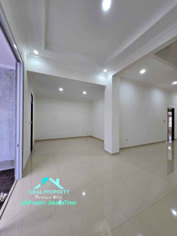 dijual rumah duren sawit