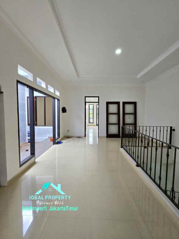 dijual rumah duren sawit