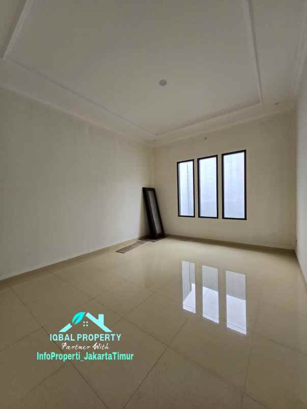 dijual rumah duren sawit