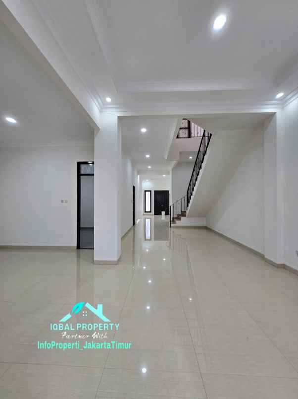 dijual rumah duren sawit