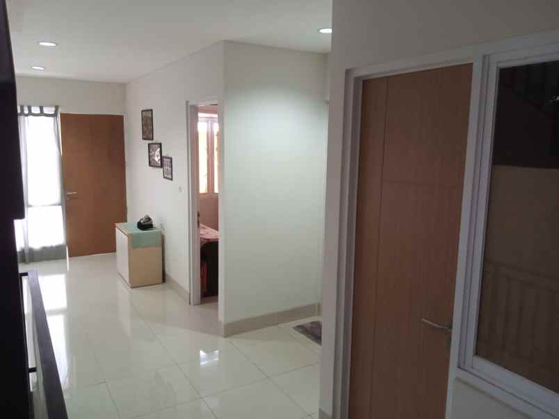 dijual rumah duri kepa