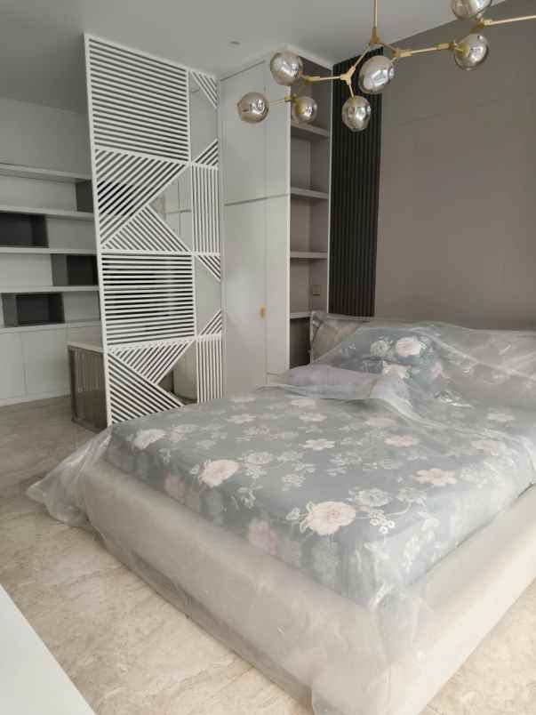 dijual rumah full furnished di nava park bsd