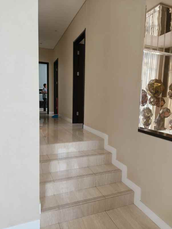 dijual rumah full furnished di nava park bsd