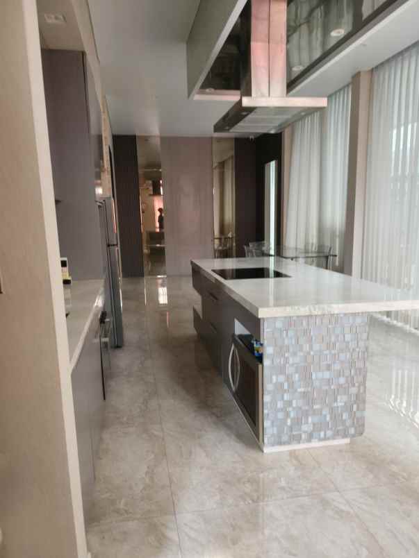 dijual rumah full furnished di nava park bsd
