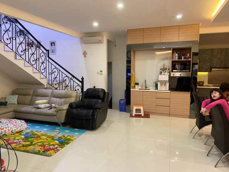 dijual rumah gading elok kelapa gading