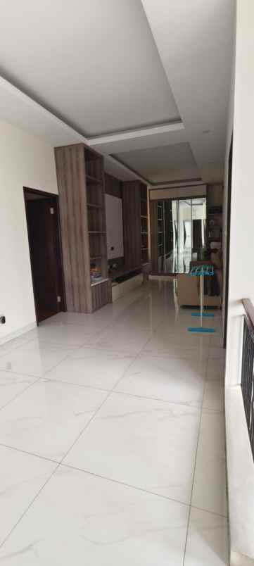 dijual rumah gading indah
