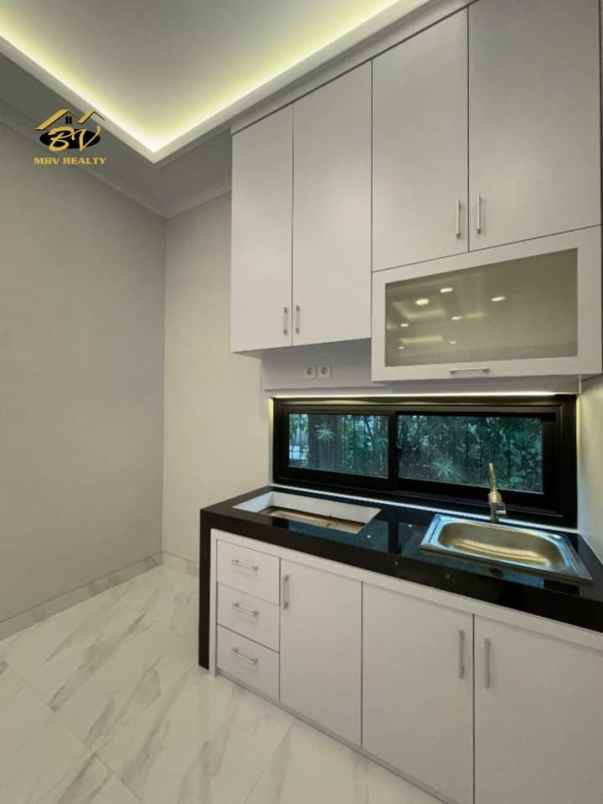 dijual rumah gandaria jagakarsa