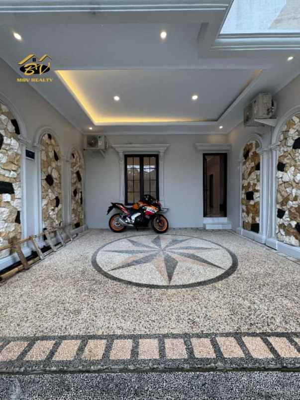 dijual rumah gandaria jagakarsa