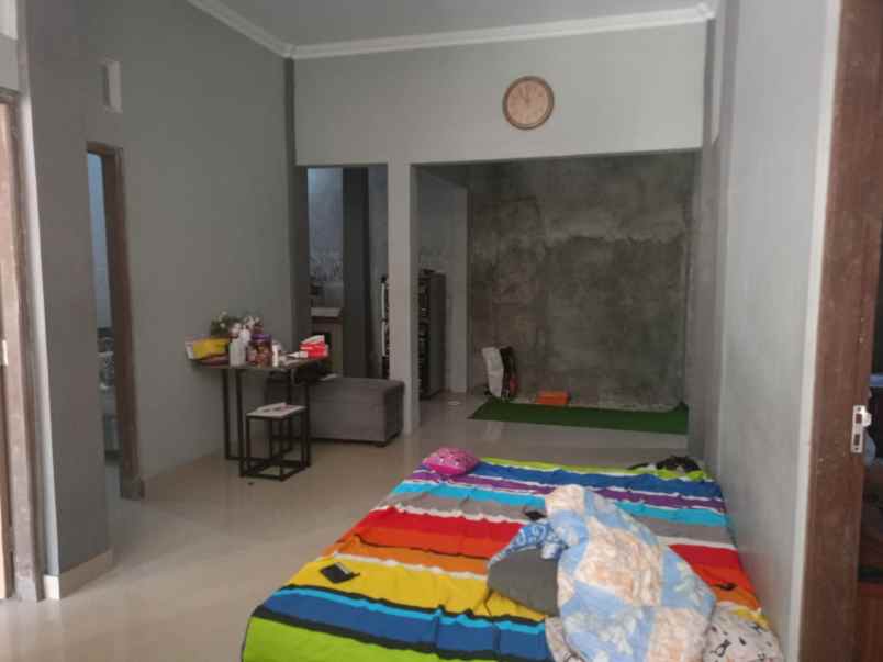 dijual rumah giripeni