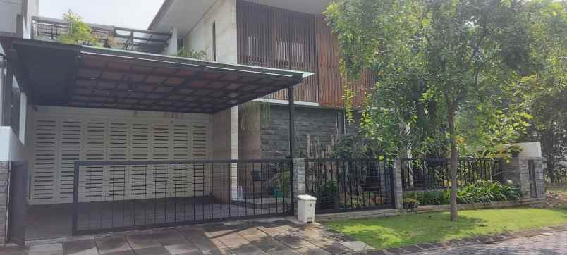 dijual rumah graha natura sambikerep