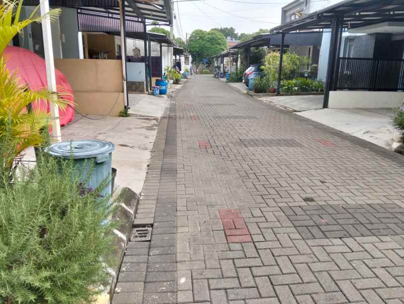 dijual rumah grand sharon residence