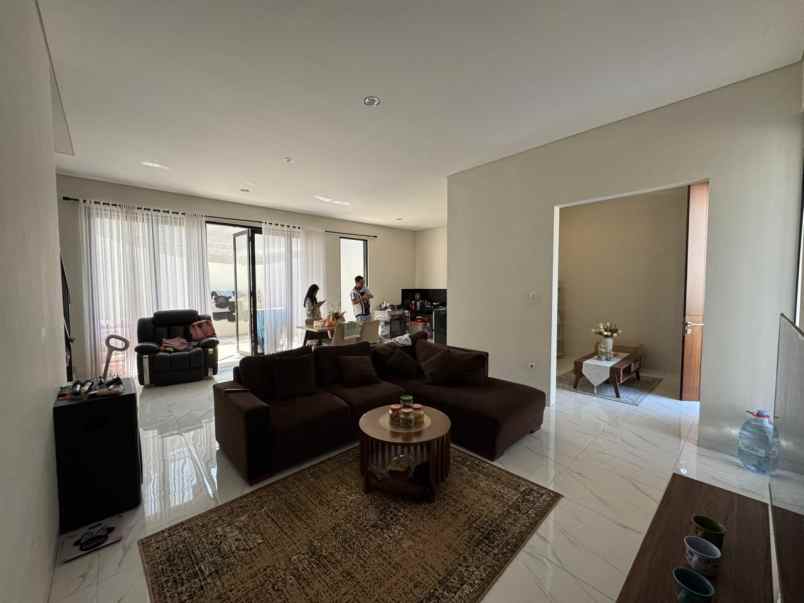 dijual rumah grand sharon residence
