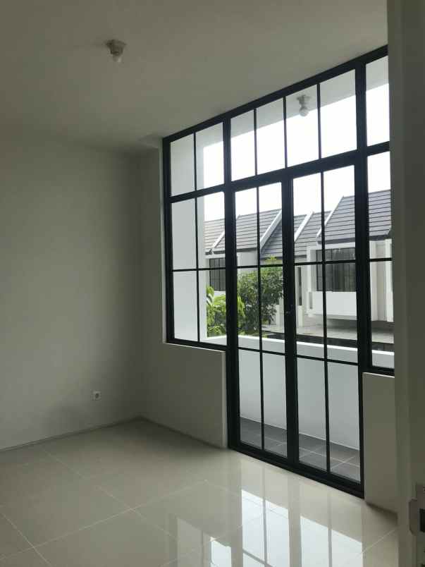 dijual rumah grand sunrise