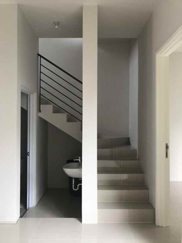 dijual rumah grand sunrise