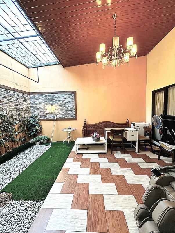 dijual rumah green ara residence kota