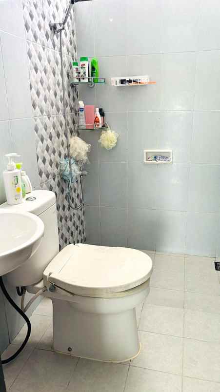 dijual rumah green ara residence kota