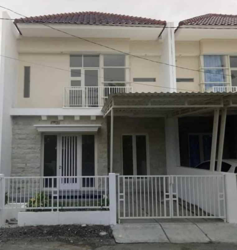 dijual rumah green lake wonorejo