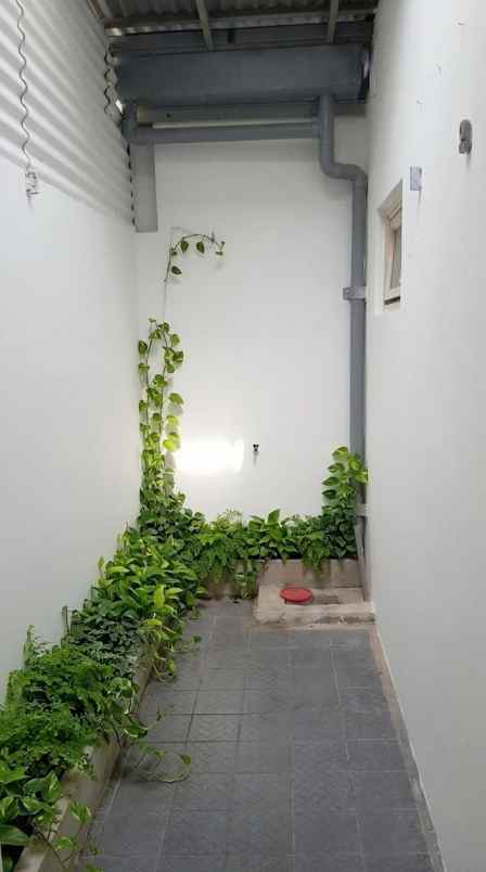 dijual rumah green lake wonorejo