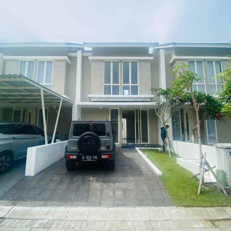 dijual rumah greenlake citraland