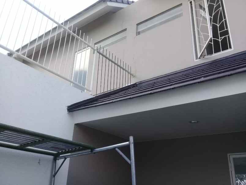 dijual rumah greenlake citraland