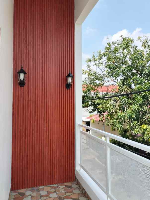 dijual rumah harapan indah