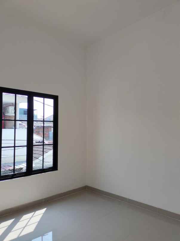 dijual rumah harapan indah