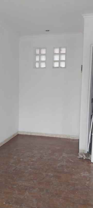 dijual rumah harapan indah cluster