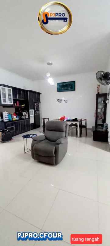 dijual rumah harapan indah cluster aralia