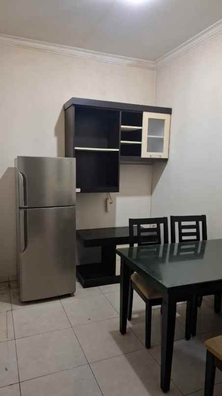 dijual rumah holis