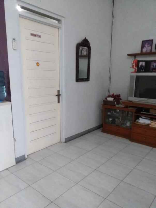 dijual rumah hook di kiarasari asri buahbatu