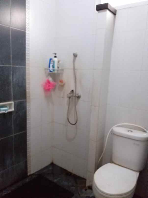 dijual rumah hook di kiarasari asri buahbatu