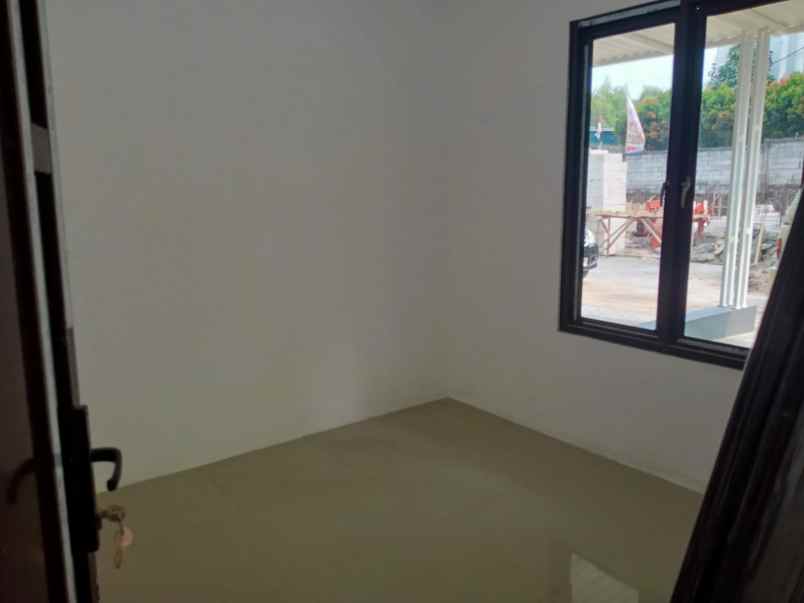 dijual rumah hook di sentul bogor 5 menit ke pintu tol