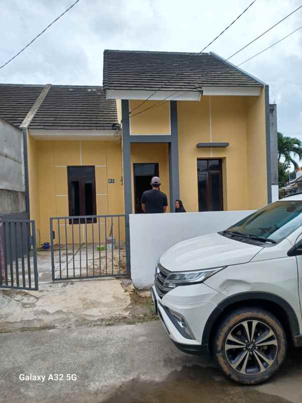 dijual rumah hook lt 173 51 shm utara permata medang