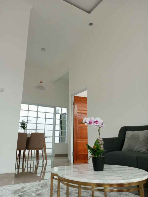 dijual rumah jalan alternatif kota