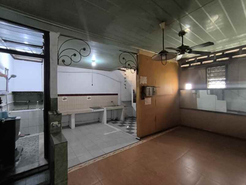dijual rumah jalan cempaka putih tengah
