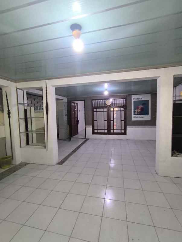 dijual rumah jalan cempaka putih tengah