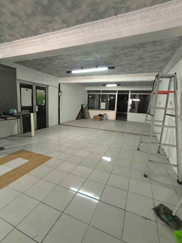 dijual rumah jalan cempaka putih tengah