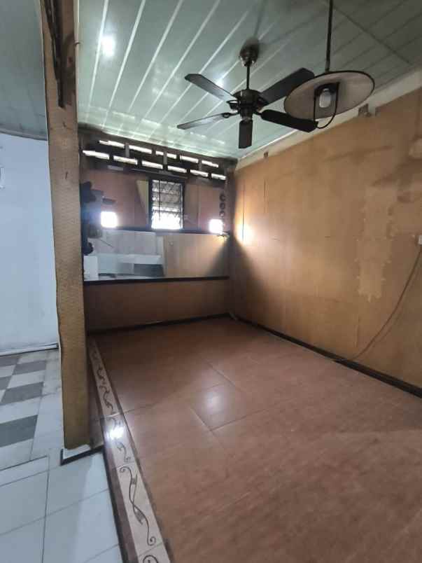 dijual rumah jalan cempaka putih tengah