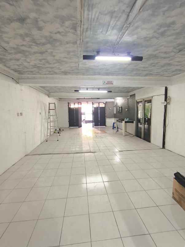 dijual rumah jalan cempaka putih tengah
