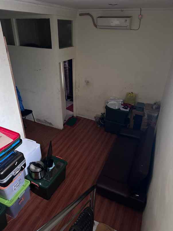 dijual rumah jalan cempaka sari 3